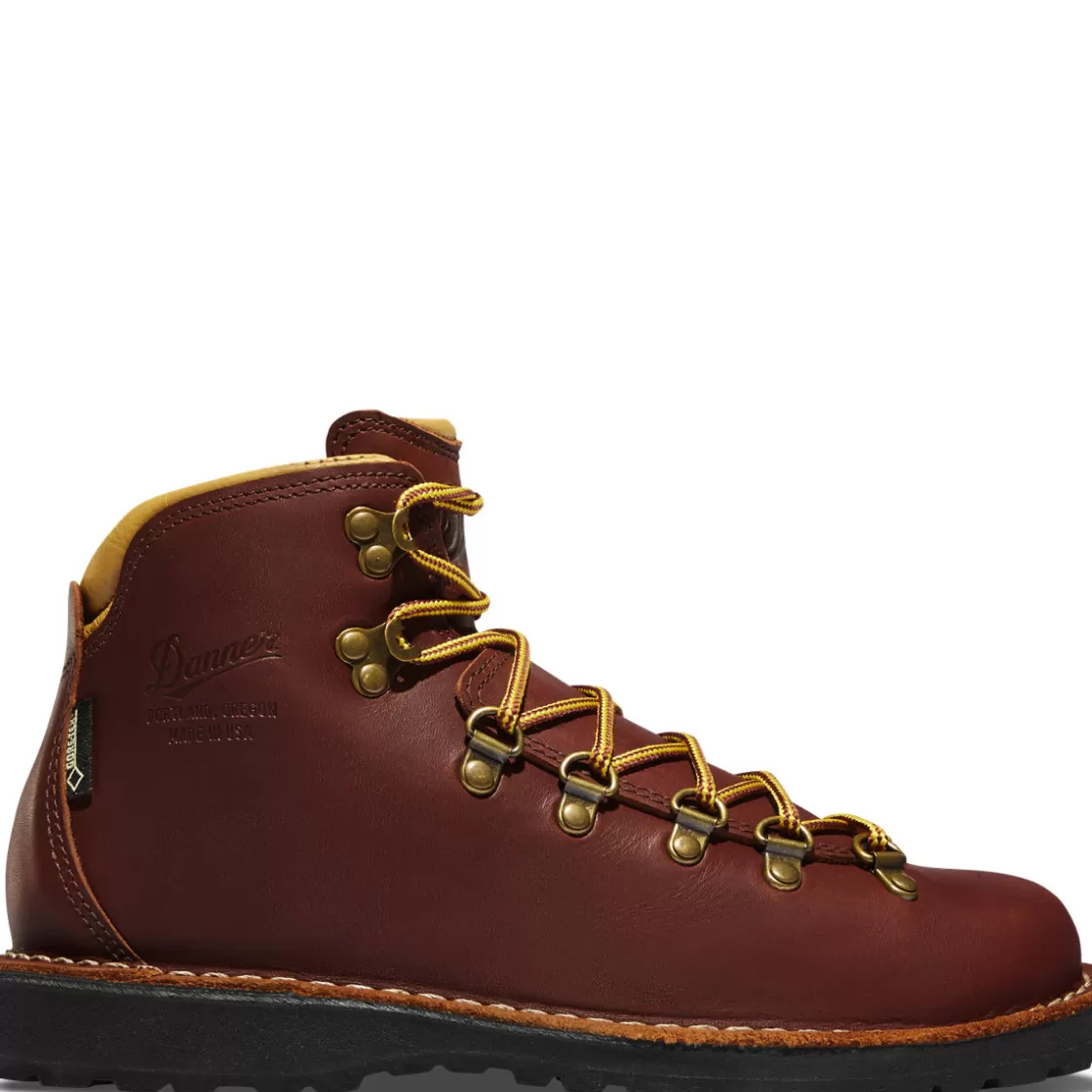 Hike | Lifestyle | Danner - Mountain Pass Cedar