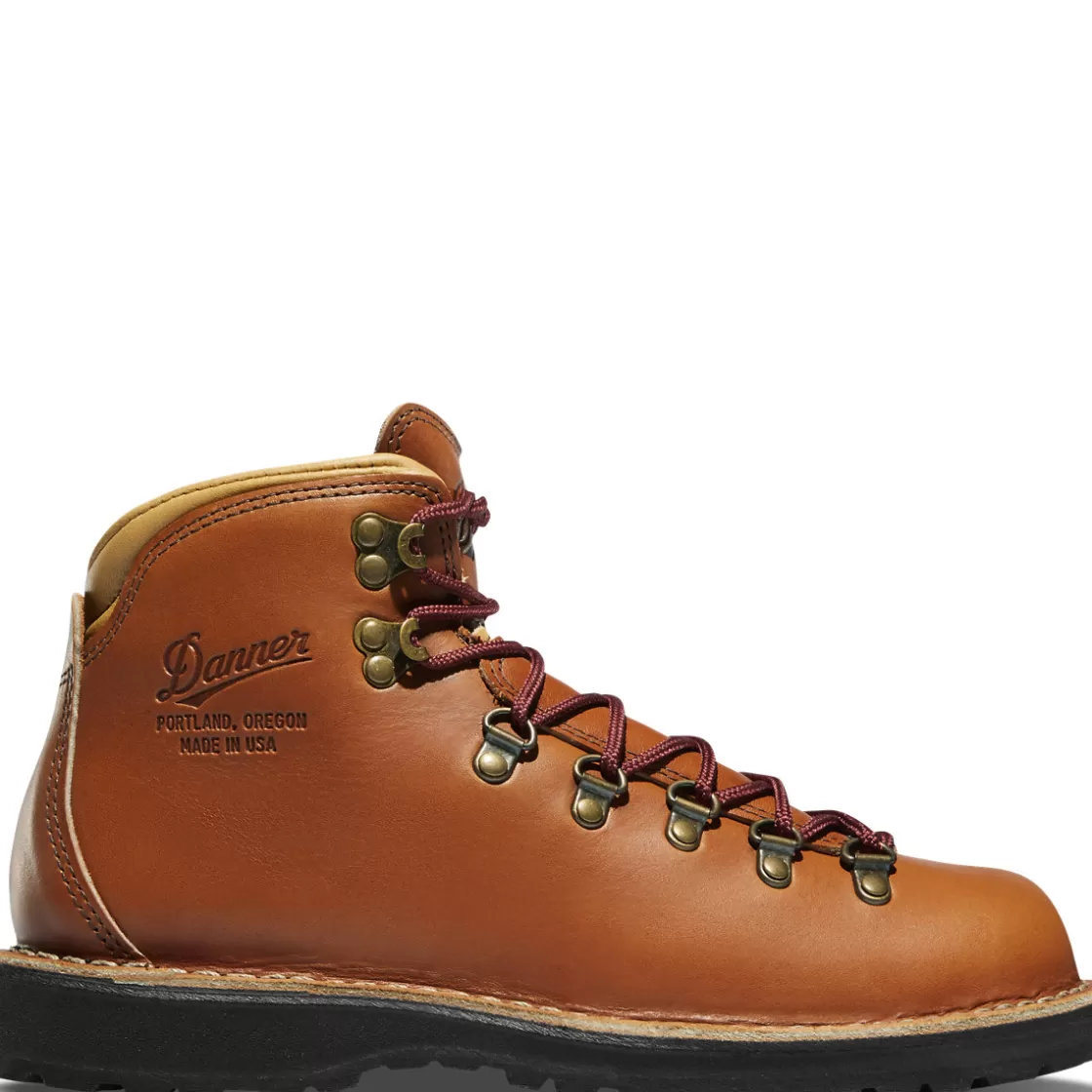 Hike | Lifestyle | Danner - Mountain Pass Rio